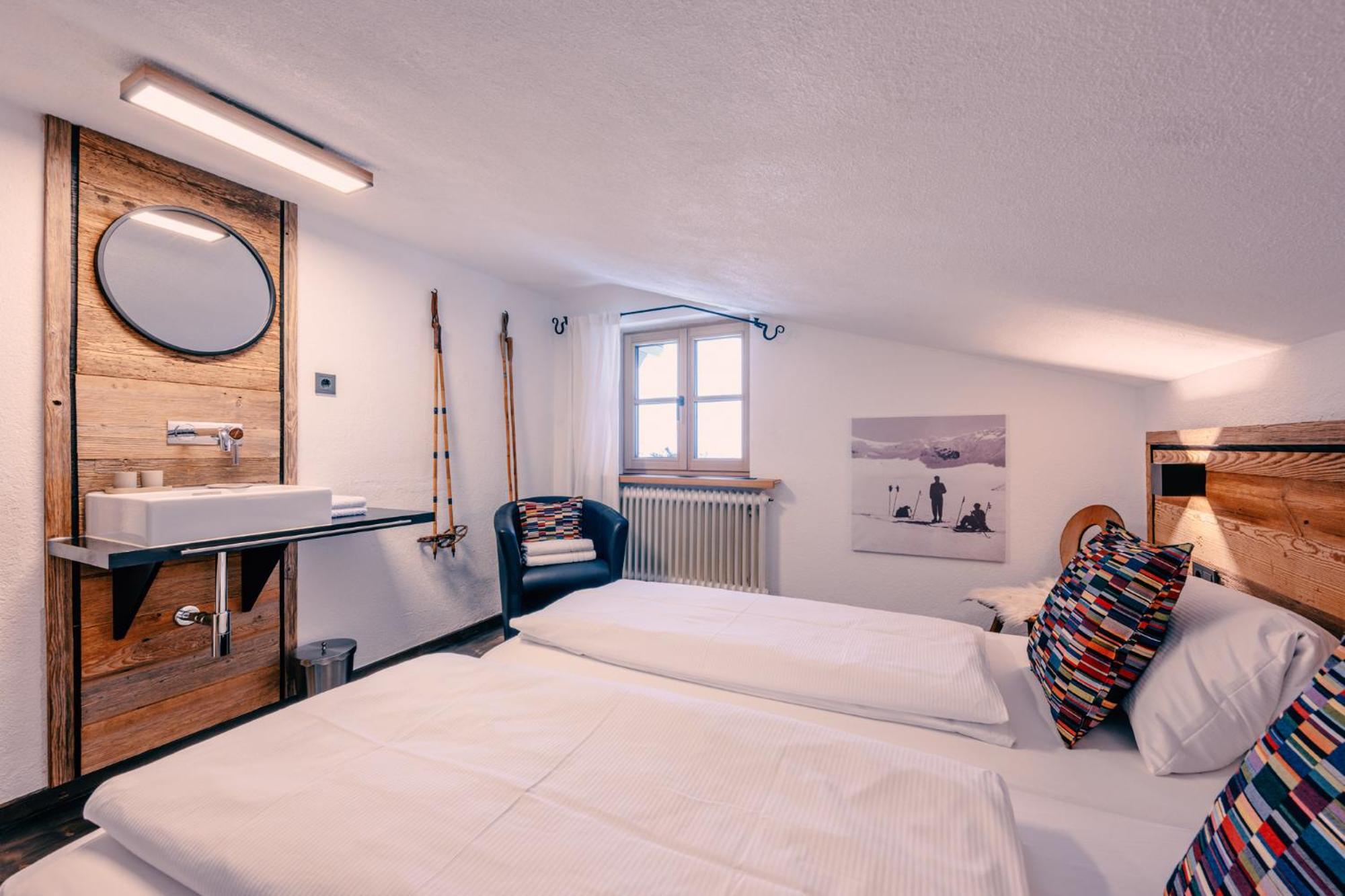 Haus Richard Falch - Inklusive Kostenloser Premium-Sommerkarte サンクト・アントン・アム・アールベルク エクステリア 写真
