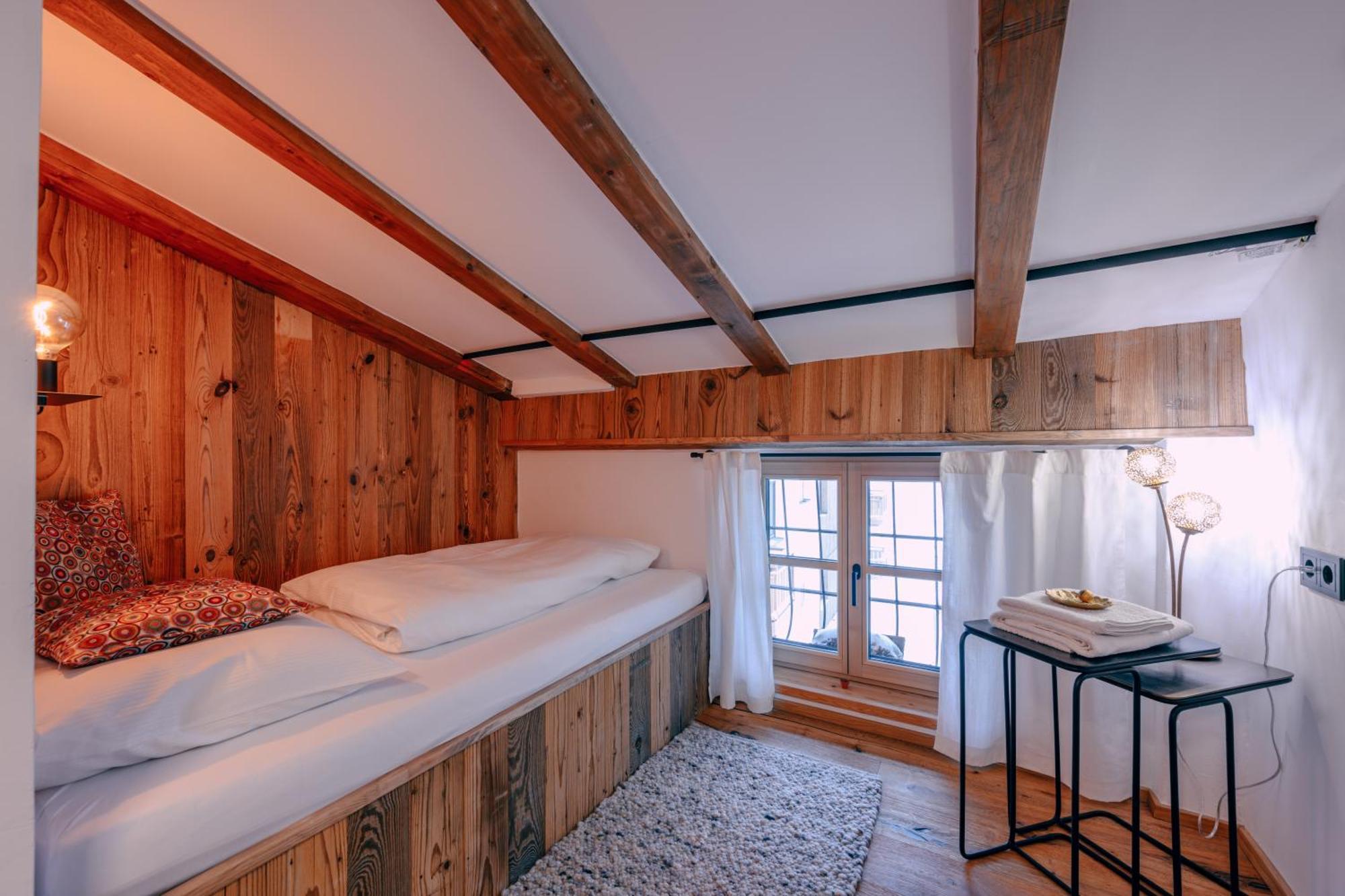 Haus Richard Falch - Inklusive Kostenloser Premium-Sommerkarte サンクト・アントン・アム・アールベルク エクステリア 写真